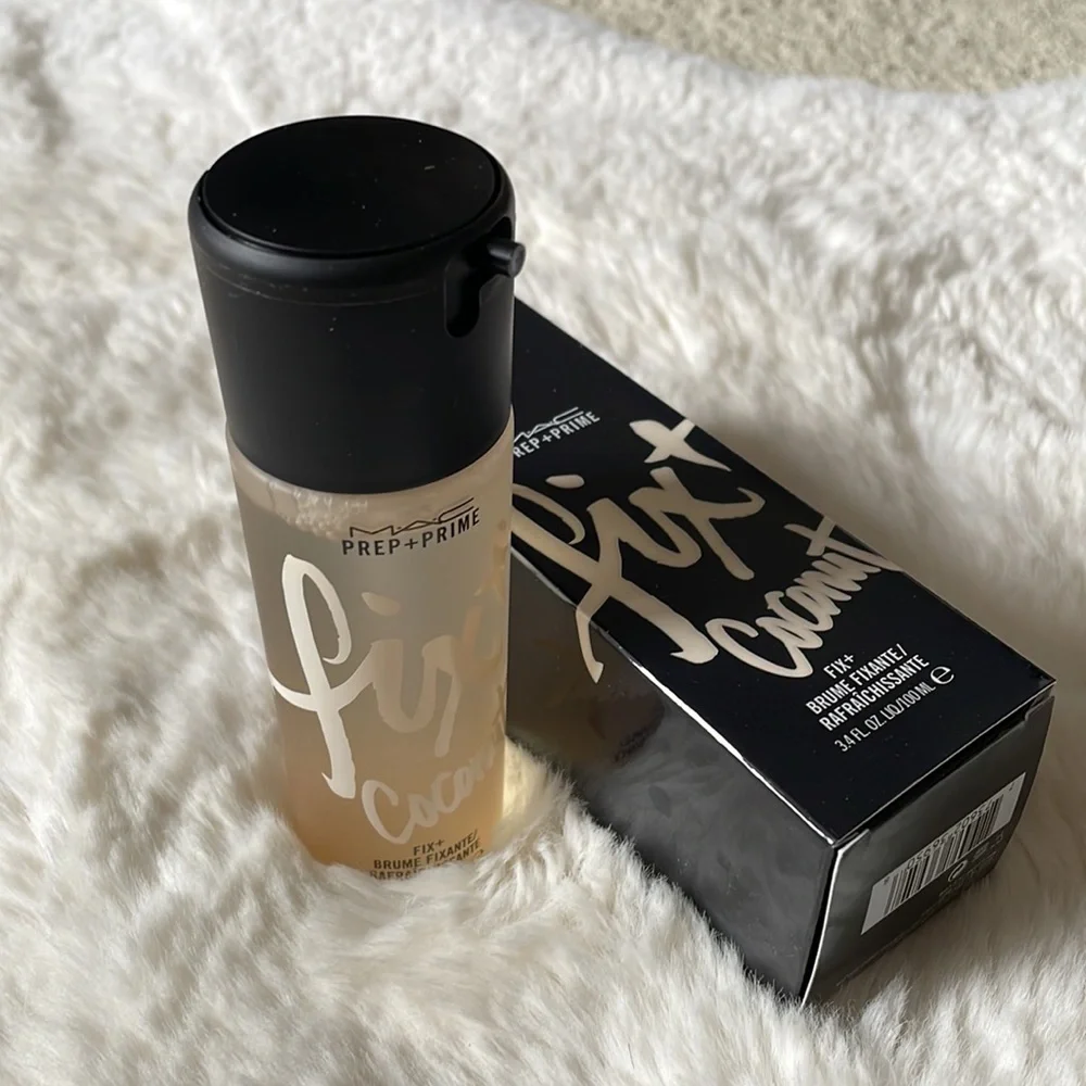 MAC PREP + PRIME FIX+ coconut setting spray